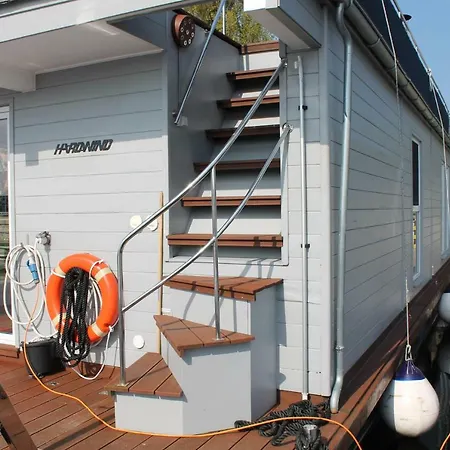 Hausboot Deluxe * 베를린