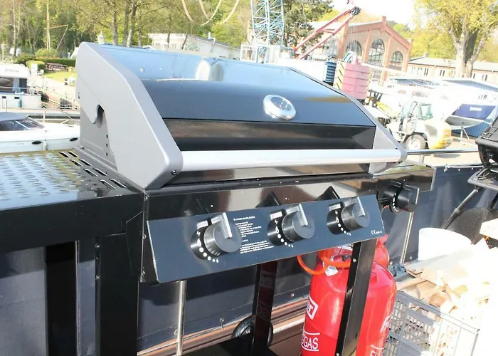 Botel Hausboot Deluxe