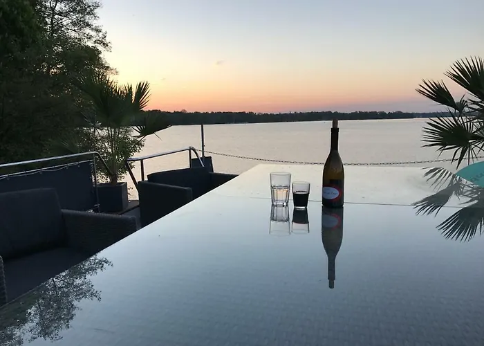 Hausboot Deluxe * Berlin